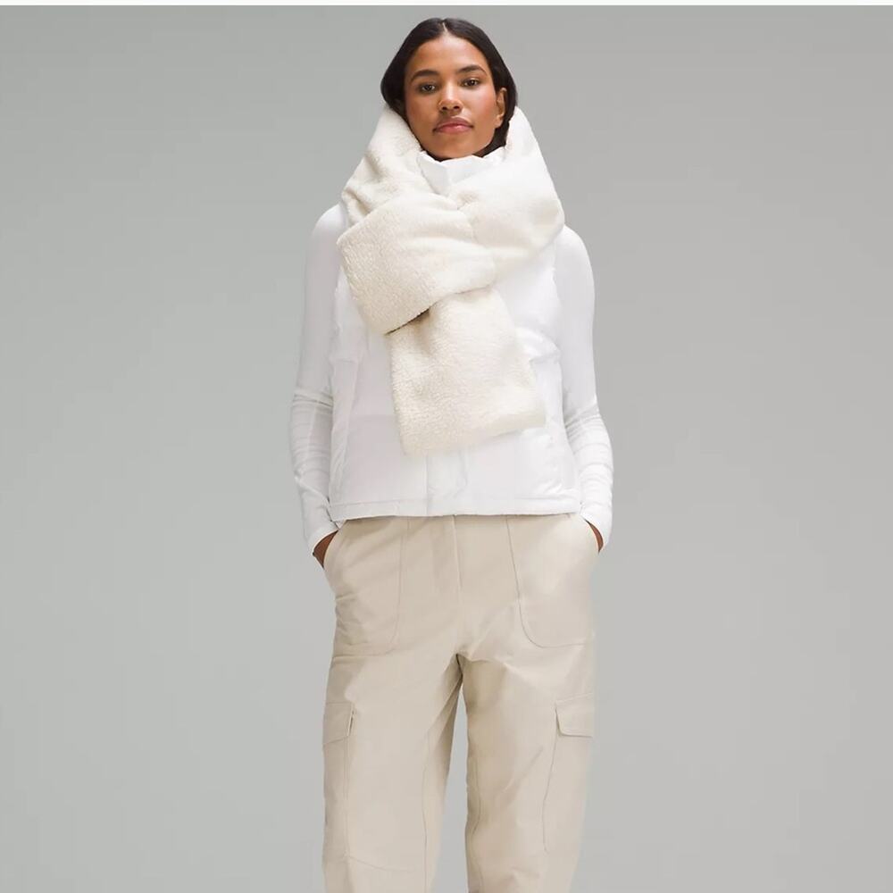 Wunder Puff Scarf Wrap Textured Fleece Unisex Puffer Gorpore NWT